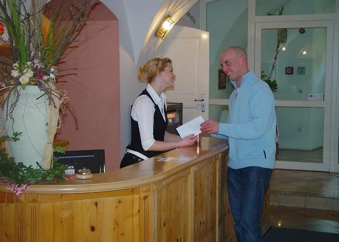Schwarzacher Hof In Niederbayern Отель Шварцах